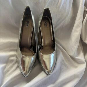 Mossimo Supply Co. Shiny Silver Heels Size 8